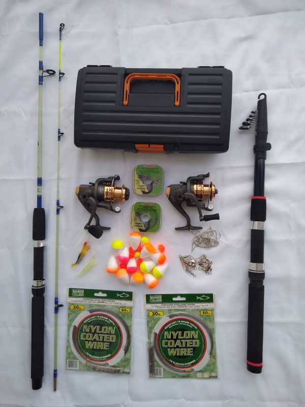 KIT PESCA – N°12 – 1 Vara Telescópica 3m + 1 Vara 2 Parts 1,35m + 2 Molinetes 3 Rol 2000+Acessórios